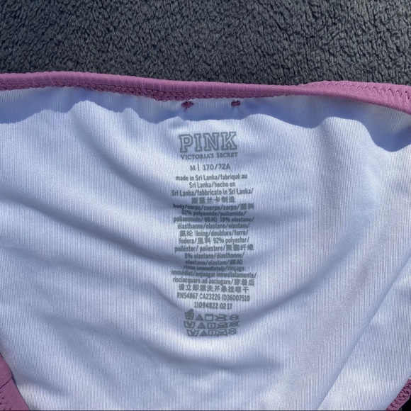 High neck bikini with complimenting bottoms - Picture 4 of 8